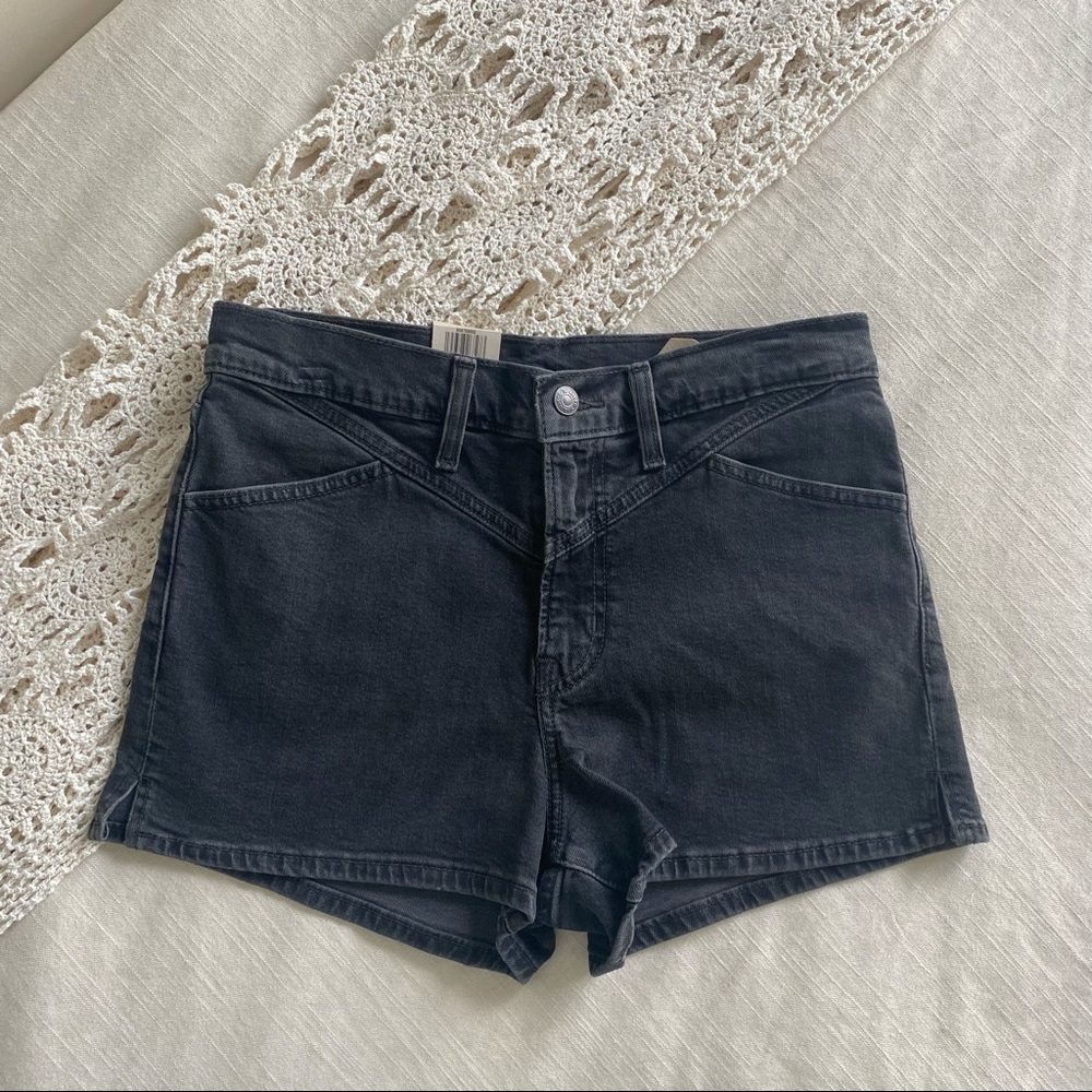 Levi’s High Rise Jean Shorts - Picture 2 of 12